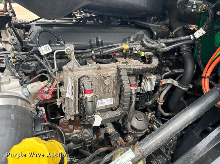 image for item YA0561 2020 International LT625 semi truck