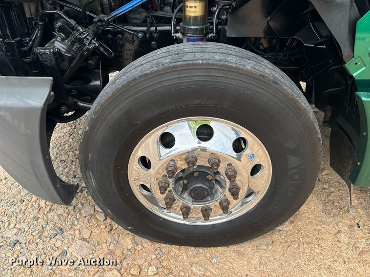 image for item YA0561 2020 International LT625 semi truck