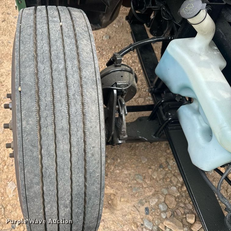 image for item YA0561 2020 International LT625 semi truck