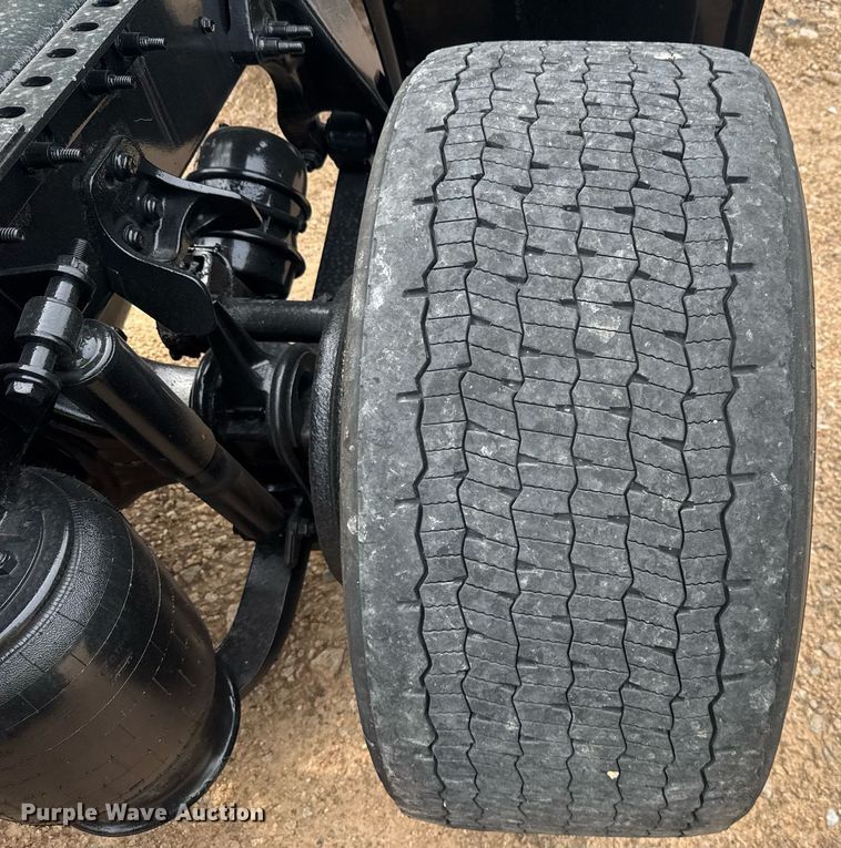 image for item YA0561 2020 International LT625 semi truck