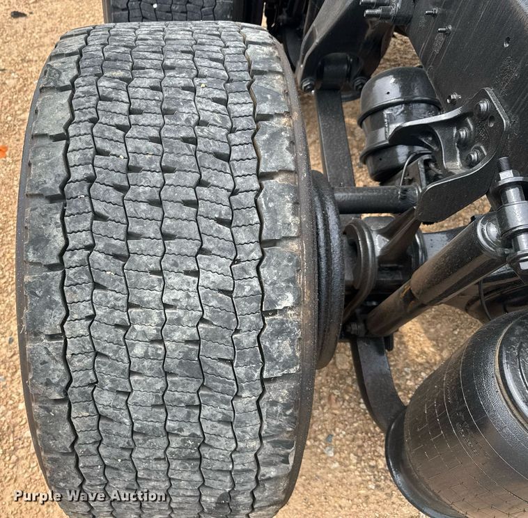 image for item YA0561 2020 International LT625 semi truck