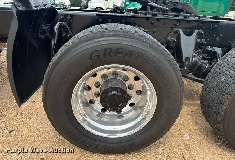 image for item YA0561 2020 International LT625 semi truck