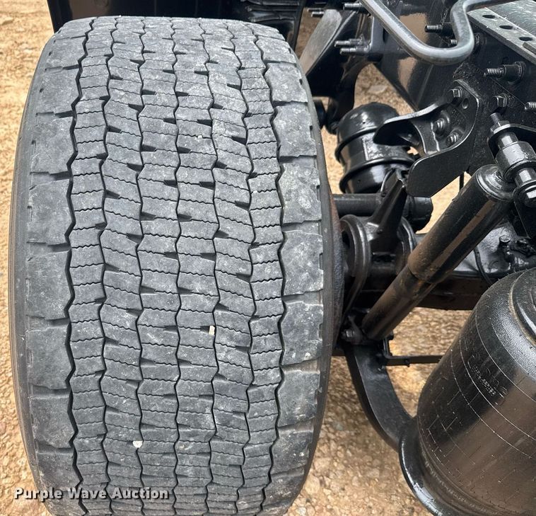 image for item YA0561 2020 International LT625 semi truck