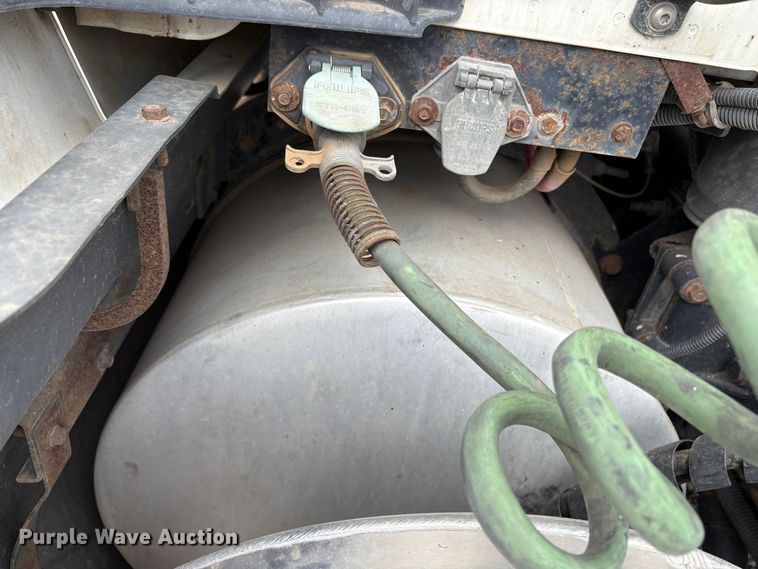 image for item YA0859 2016 International ProStar semi truck