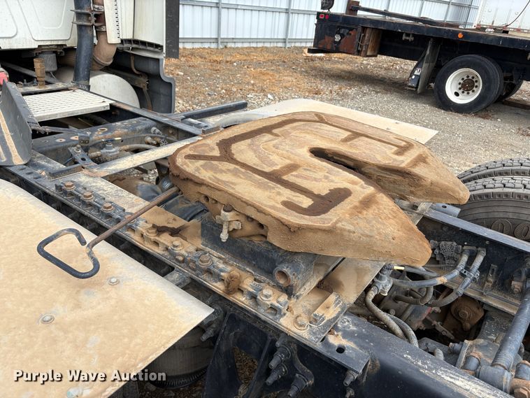 image for item YA0859 2016 International ProStar semi truck