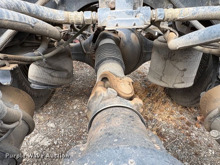 image for item YA0859 2016 International ProStar semi truck