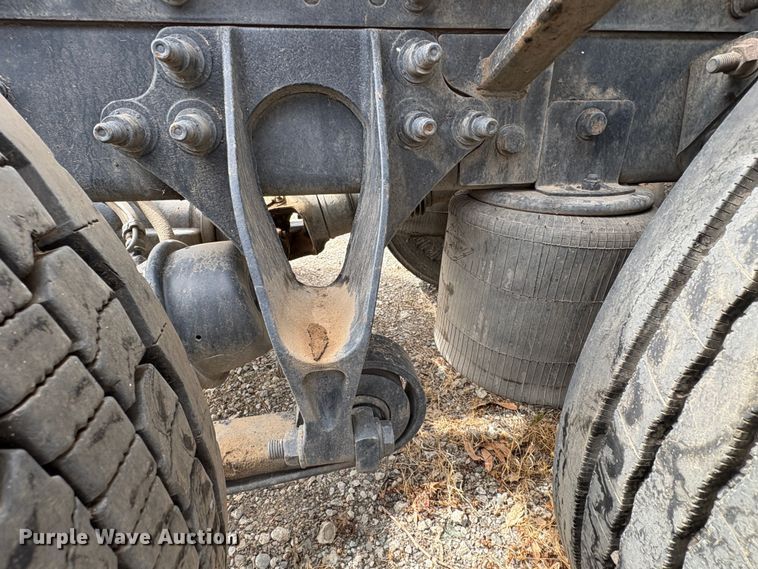 image for item YA0859 2016 International ProStar semi truck