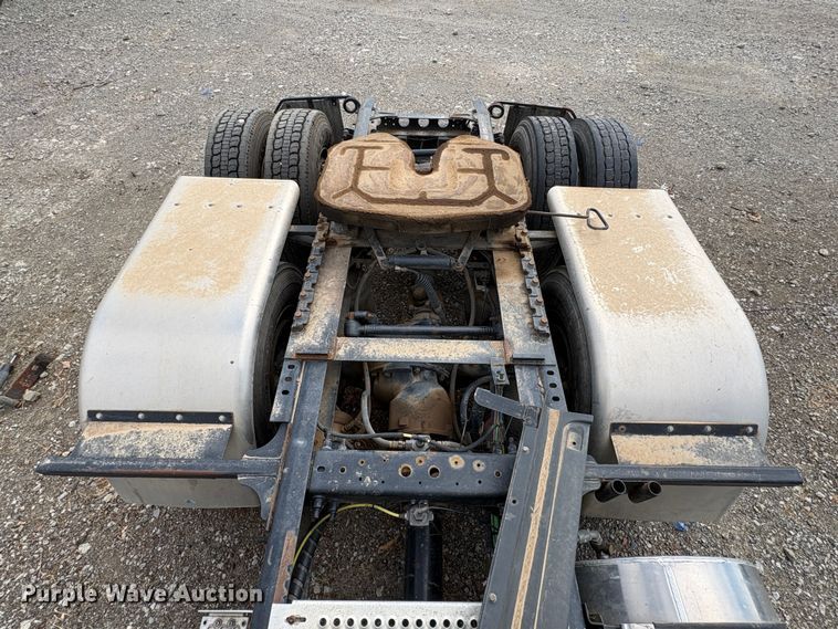 image for item YA0859 2016 International ProStar semi truck