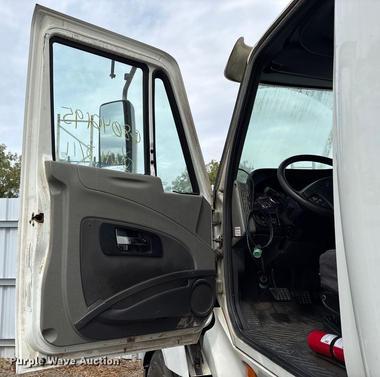 image for item YA0859 2016 International ProStar semi truck