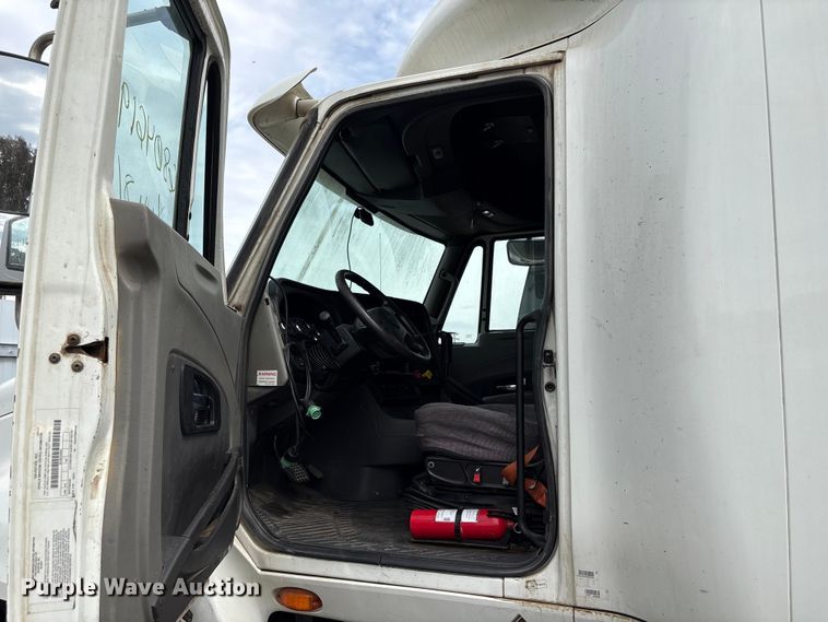 image for item YA0859 2016 International ProStar semi truck