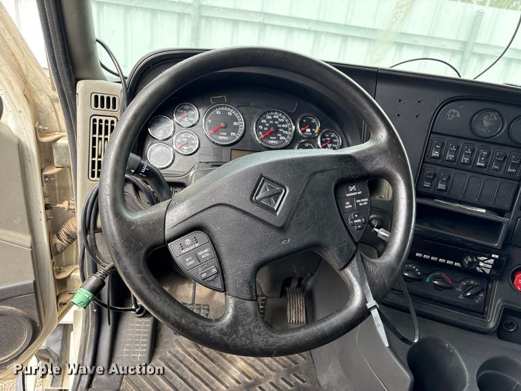 image for item YA0859 2016 International ProStar semi truck