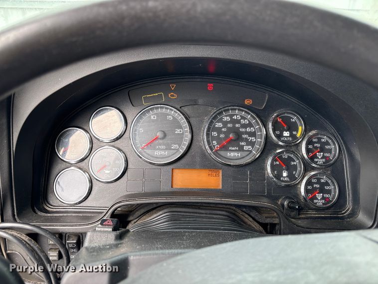 image for item YA0859 2016 International ProStar semi truck