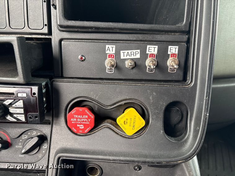 image for item YA0859 2016 International ProStar semi truck