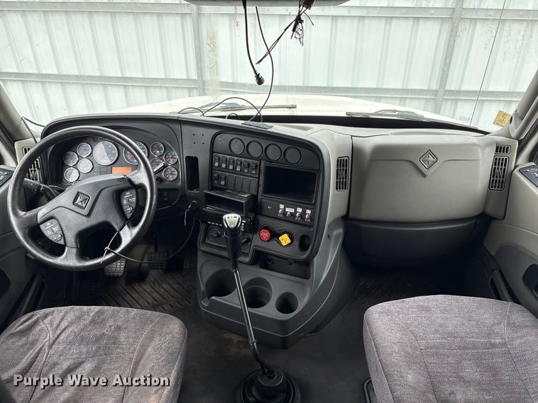 image for item YA0859 2016 International ProStar semi truck