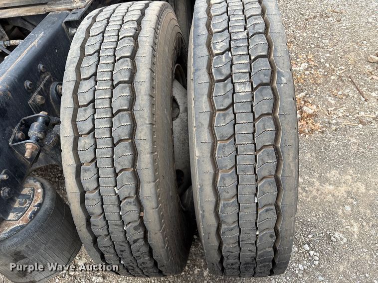 image for item YA0859 2016 International ProStar semi truck