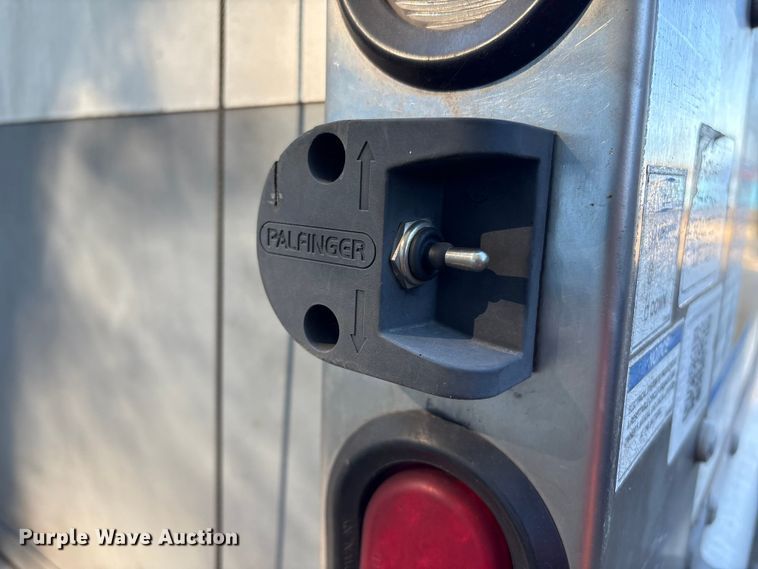 image for item YA1091 2016 Freightliner Business Class M2 box truck