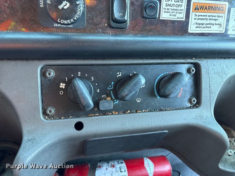 image for item YA1091 2016 Freightliner Business Class M2 box truck