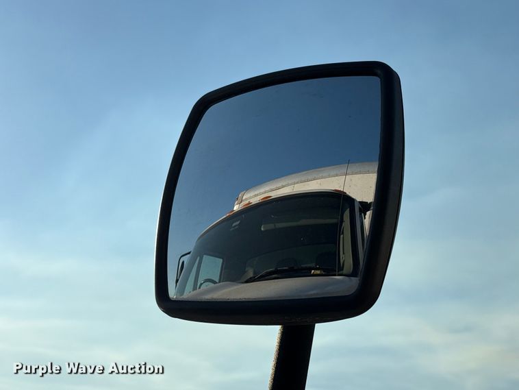 image for item YA1107 2015 International 4300 box truck