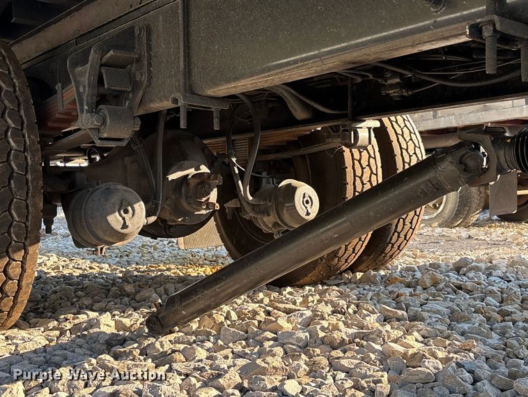 image for item YA1107 2015 International 4300 box truck