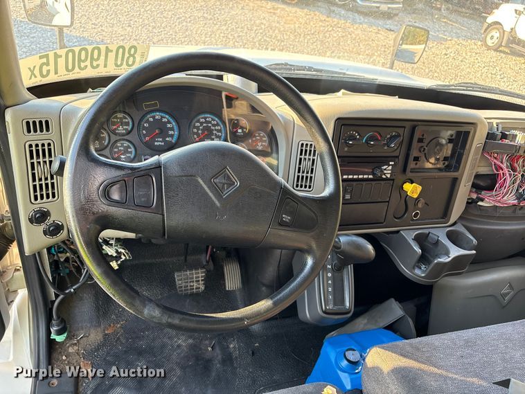 image for item YA1107 2015 International 4300 box truck