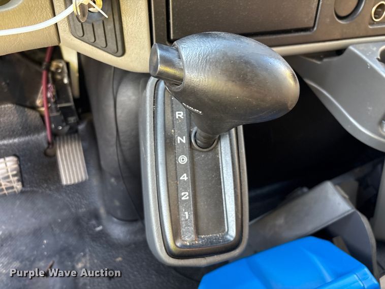 image for item YA1107 2015 International 4300 box truck