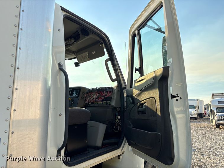 image for item YA1107 2015 International 4300 box truck