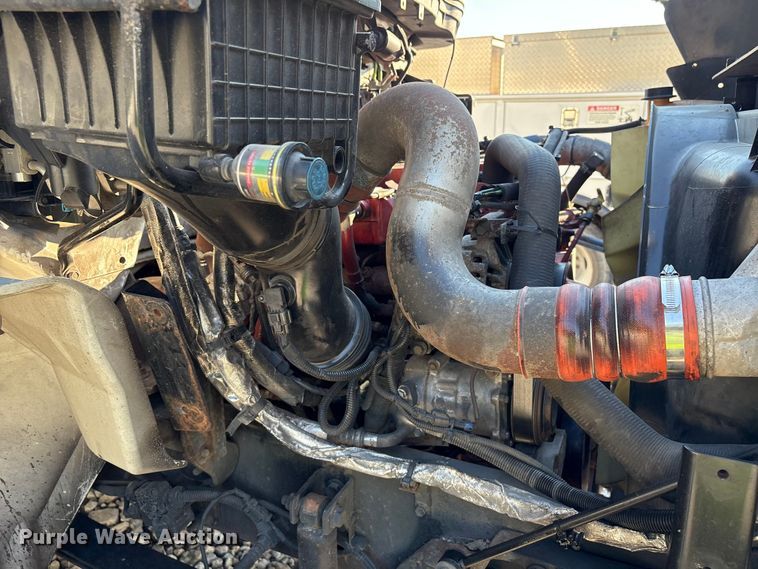 image for item YA1107 2015 International 4300 box truck