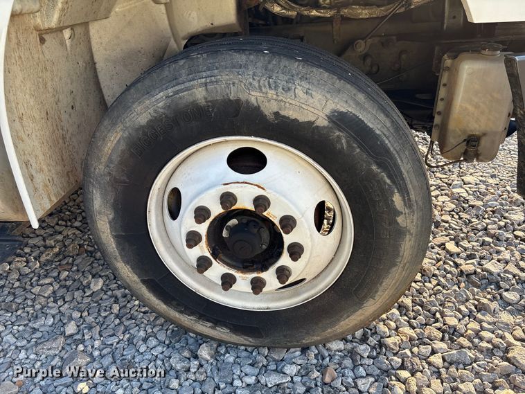 image for item YA1107 2015 International 4300 box truck