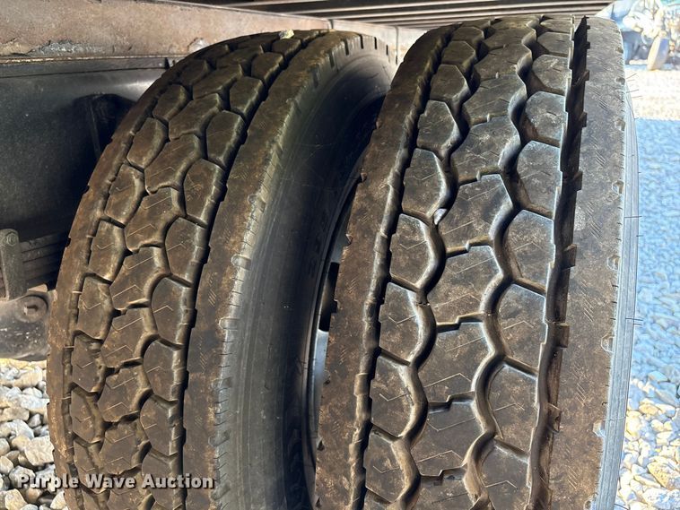 image for item YA1107 2015 International 4300 box truck