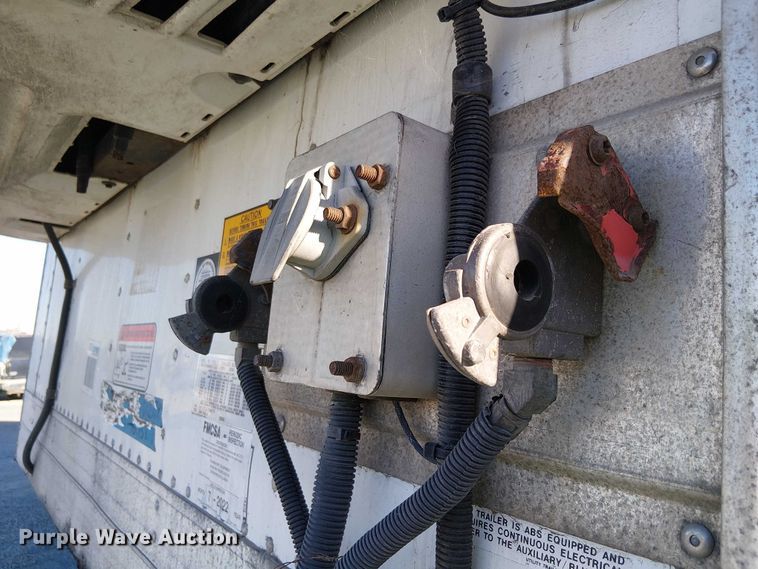 image for item YA1355 2016 Utility VS2RA refrigerated van trailer