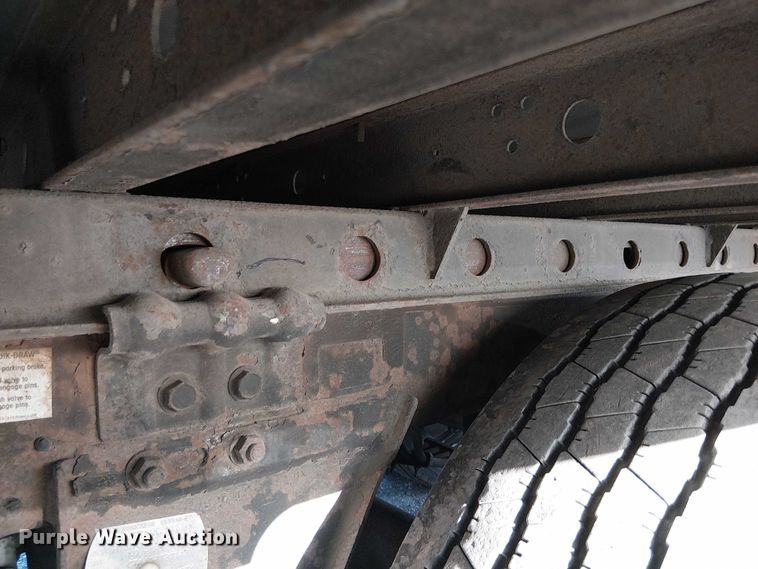 image for item YA1355 2016 Utility VS2RA refrigerated van trailer