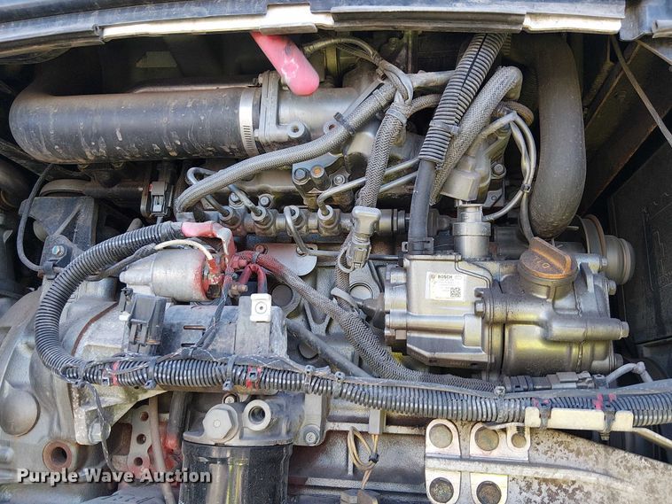 image for item YA1355 2016 Utility VS2RA refrigerated van trailer