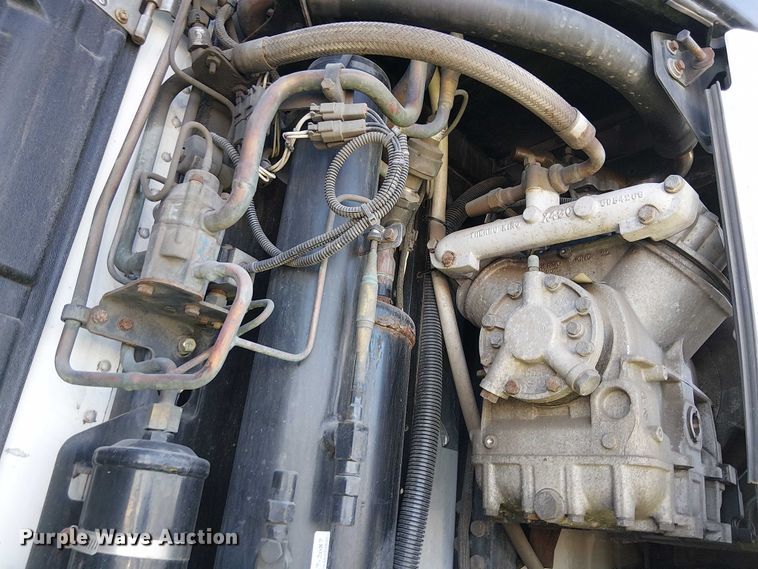 image for item YA1355 2016 Utility VS2RA refrigerated van trailer