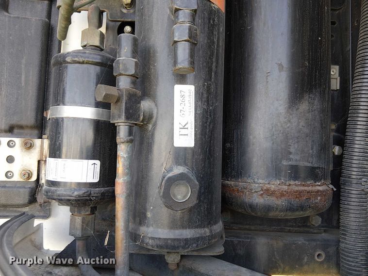 image for item YA1355 2016 Utility VS2RA refrigerated van trailer