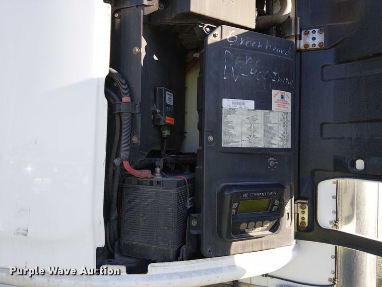 image for item YA1355 2016 Utility VS2RA refrigerated van trailer