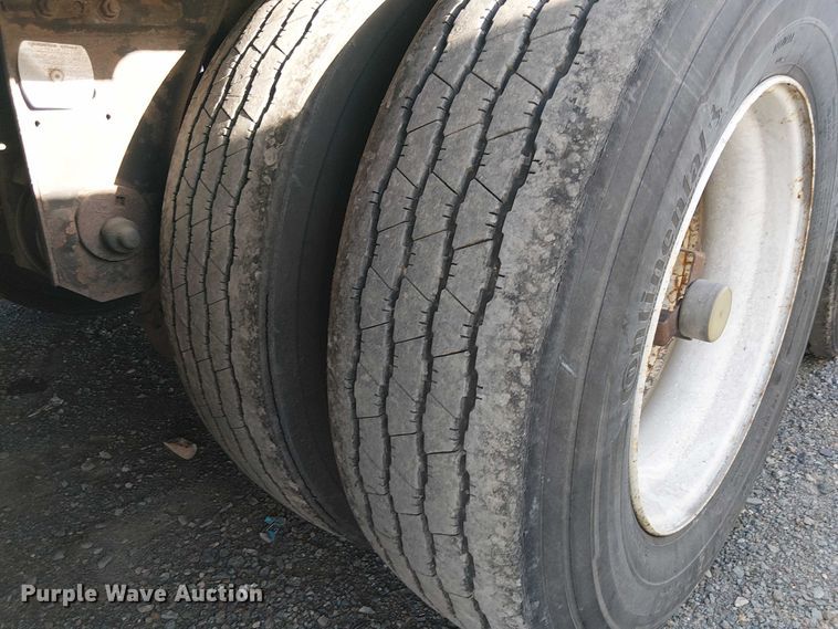 image for item YA1355 2016 Utility VS2RA refrigerated van trailer