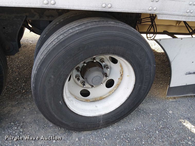 image for item YA1355 2016 Utility VS2RA refrigerated van trailer