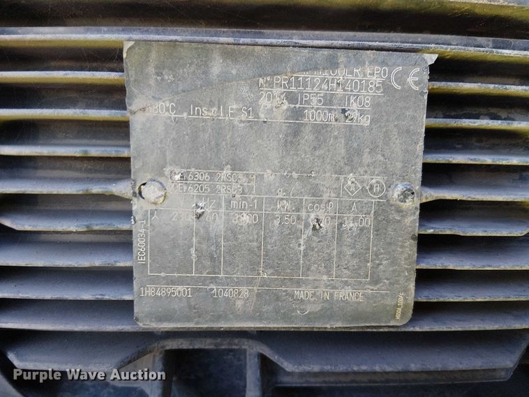 image for item YA1355 2016 Utility VS2RA refrigerated van trailer