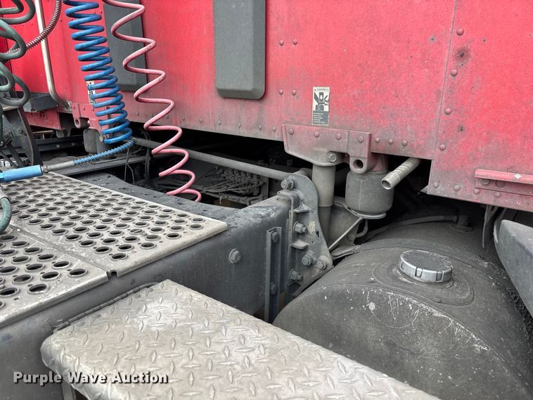 image for item YA1431 2019 Kenworth T680 semi truck