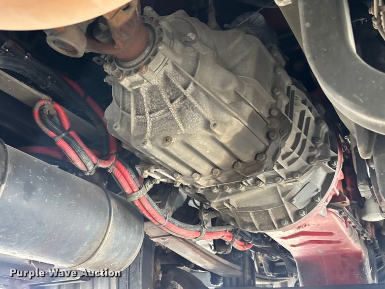 image for item YA1431 2019 Kenworth T680 semi truck