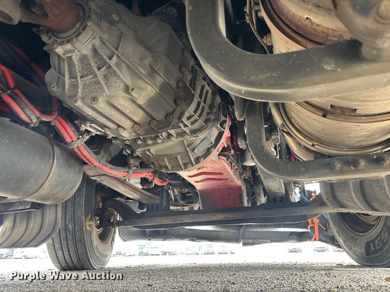 image for item YA1431 2019 Kenworth T680 semi truck