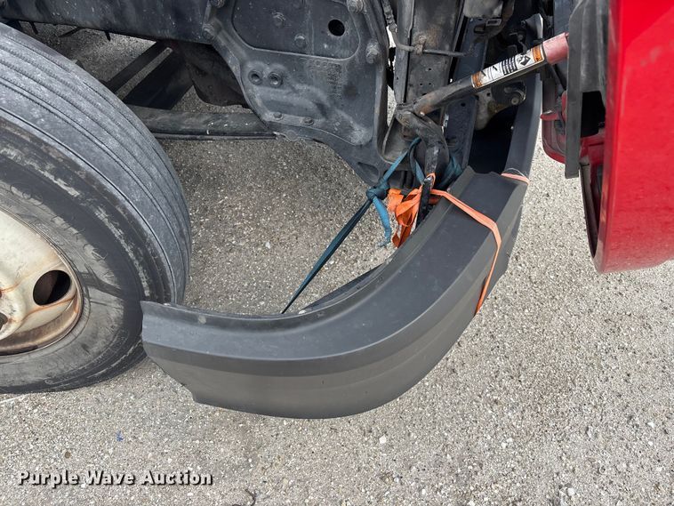 image for item YA1431 2019 Kenworth T680 semi truck