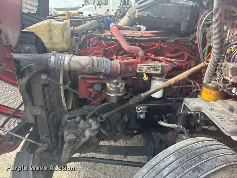 image for item YA1431 2019 Kenworth T680 semi truck