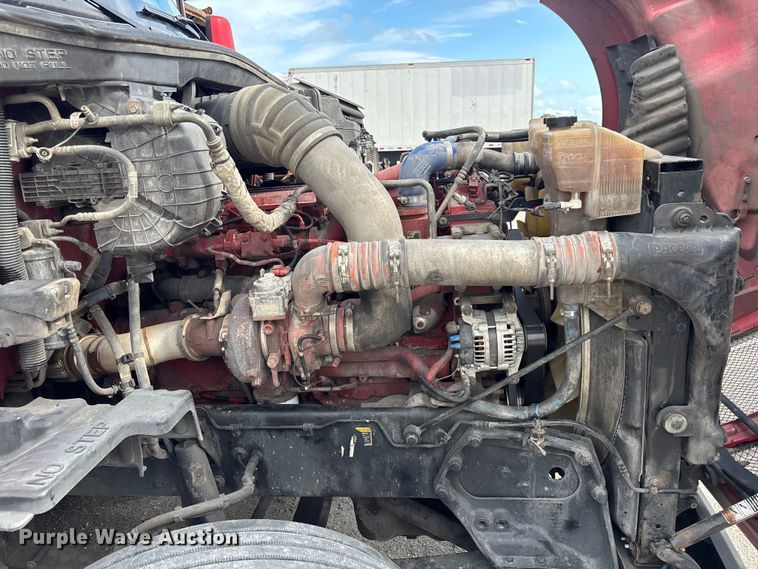 image for item YA1431 2019 Kenworth T680 semi truck