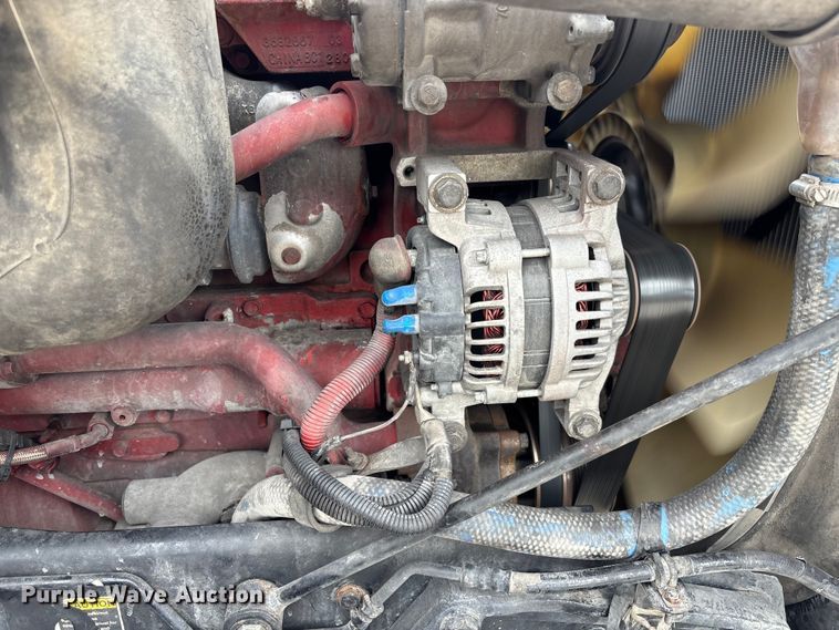 image for item YA1431 2019 Kenworth T680 semi truck