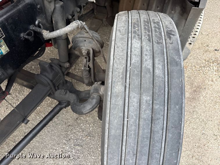 image for item YA1431 2019 Kenworth T680 semi truck