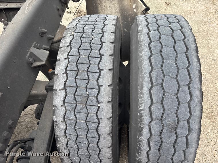 image for item YA1431 2019 Kenworth T680 semi truck