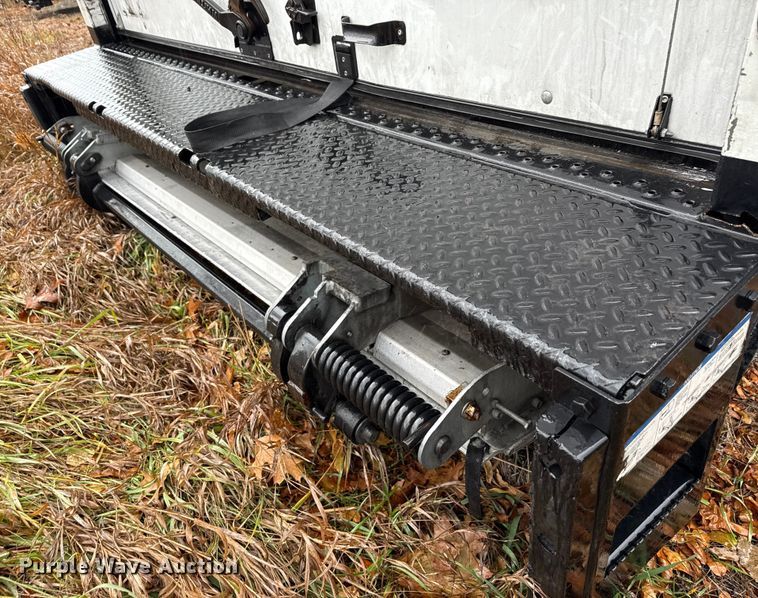 image for item YA1444 2018 Freightliner  Business Class M2 box truck