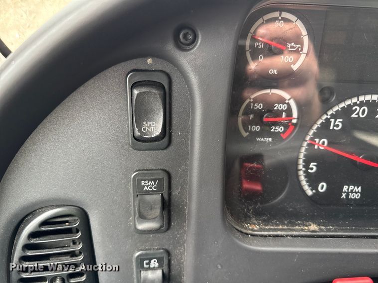 image for item YA1444 2018 Freightliner  Business Class M2 box truck