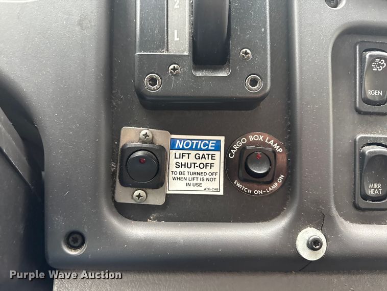 image for item YA1444 2018 Freightliner  Business Class M2 box truck